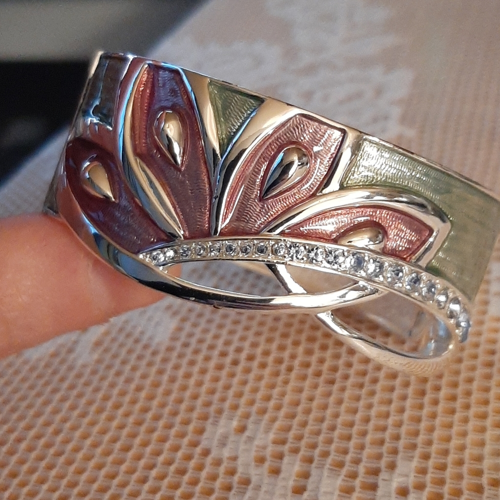 Hand Painted Bracelet - Picture 4 of 5